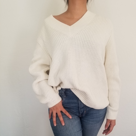 H&M Sweaters - H&M Cream Close Knit Sweater.